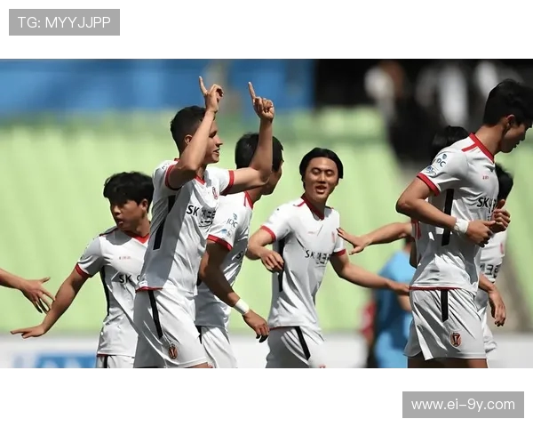 粉衣男孩在激烈足球赛场上展现出令人惊叹的奔跑与斗志风貌魅力姿